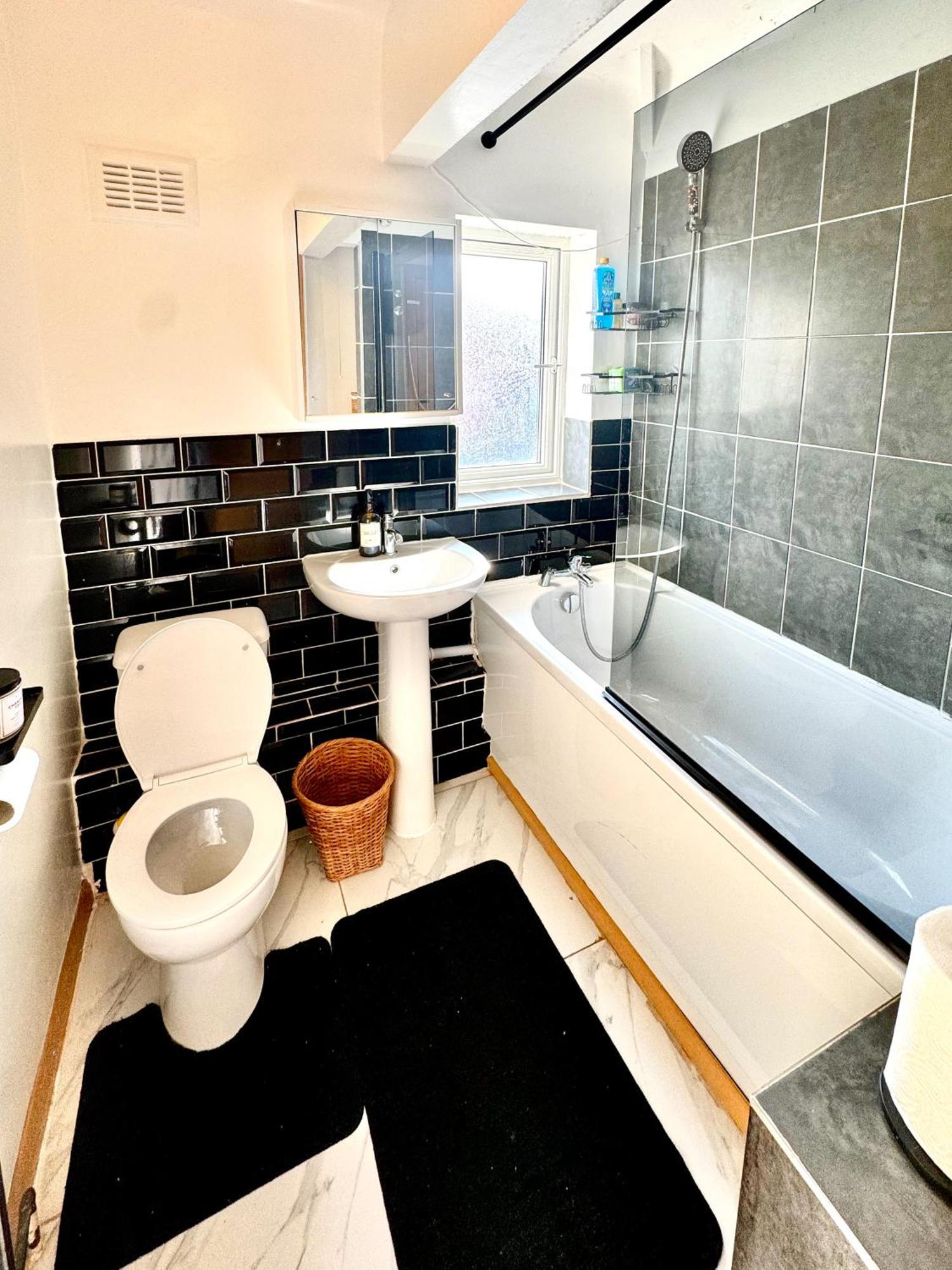Contractor Haven- 3Bdr Crew House, Free Parking, Fast Wifi & Private Garden Daire Nottingham Dış mekan fotoğraf