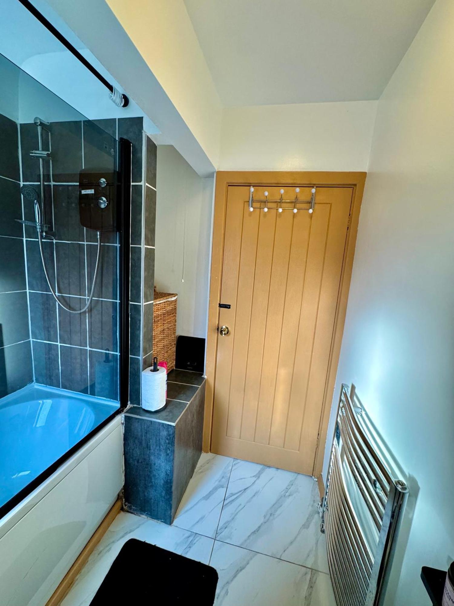 Contractor Haven- 3Bdr Crew House, Free Parking, Fast Wifi & Private Garden Daire Nottingham Dış mekan fotoğraf