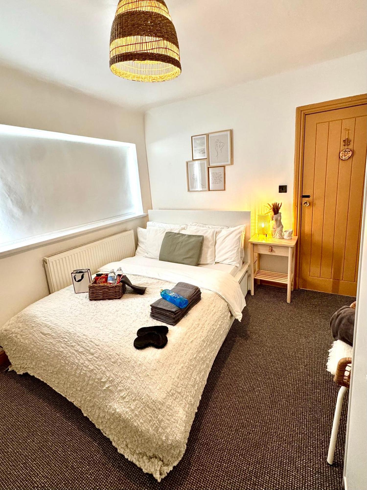 Contractor Haven- 3Bdr Crew House, Free Parking, Fast Wifi & Private Garden Daire Nottingham Dış mekan fotoğraf