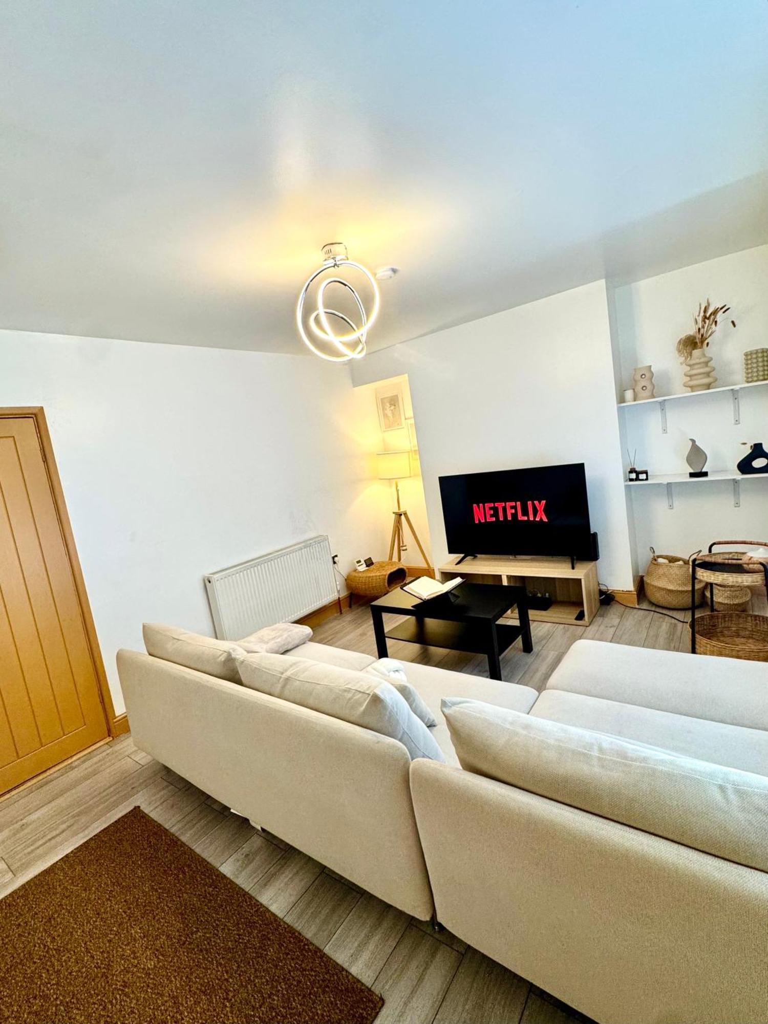Contractor Haven- 3Bdr Crew House, Free Parking, Fast Wifi & Private Garden Daire Nottingham Dış mekan fotoğraf